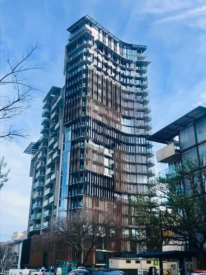 One Cbd , With 1 Carpark *