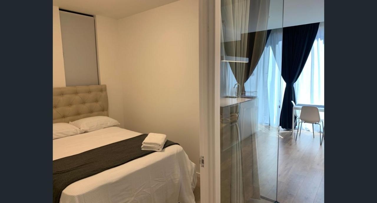 One Cbd , With 1 Carpark Apartment Adelaide