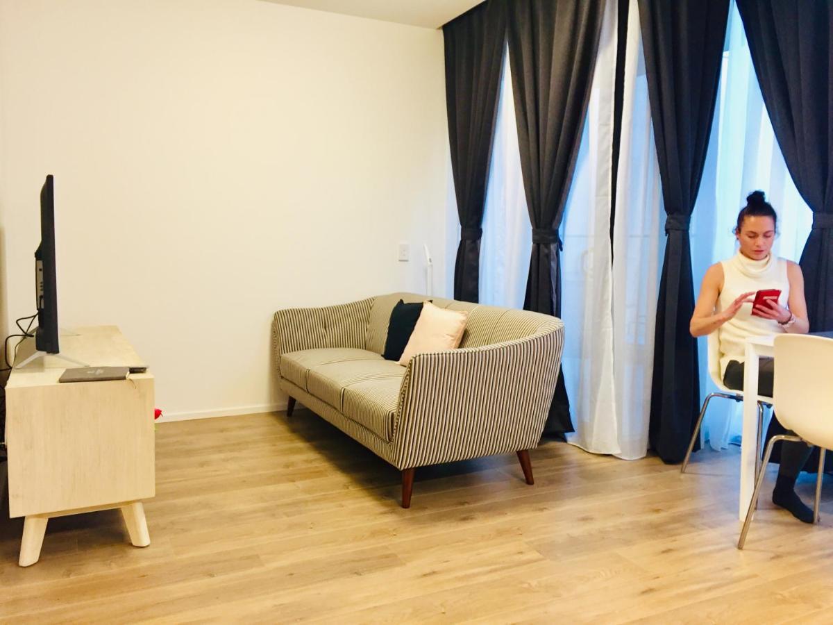 Apartment One Cbd , With 1 Carpark Adelaide