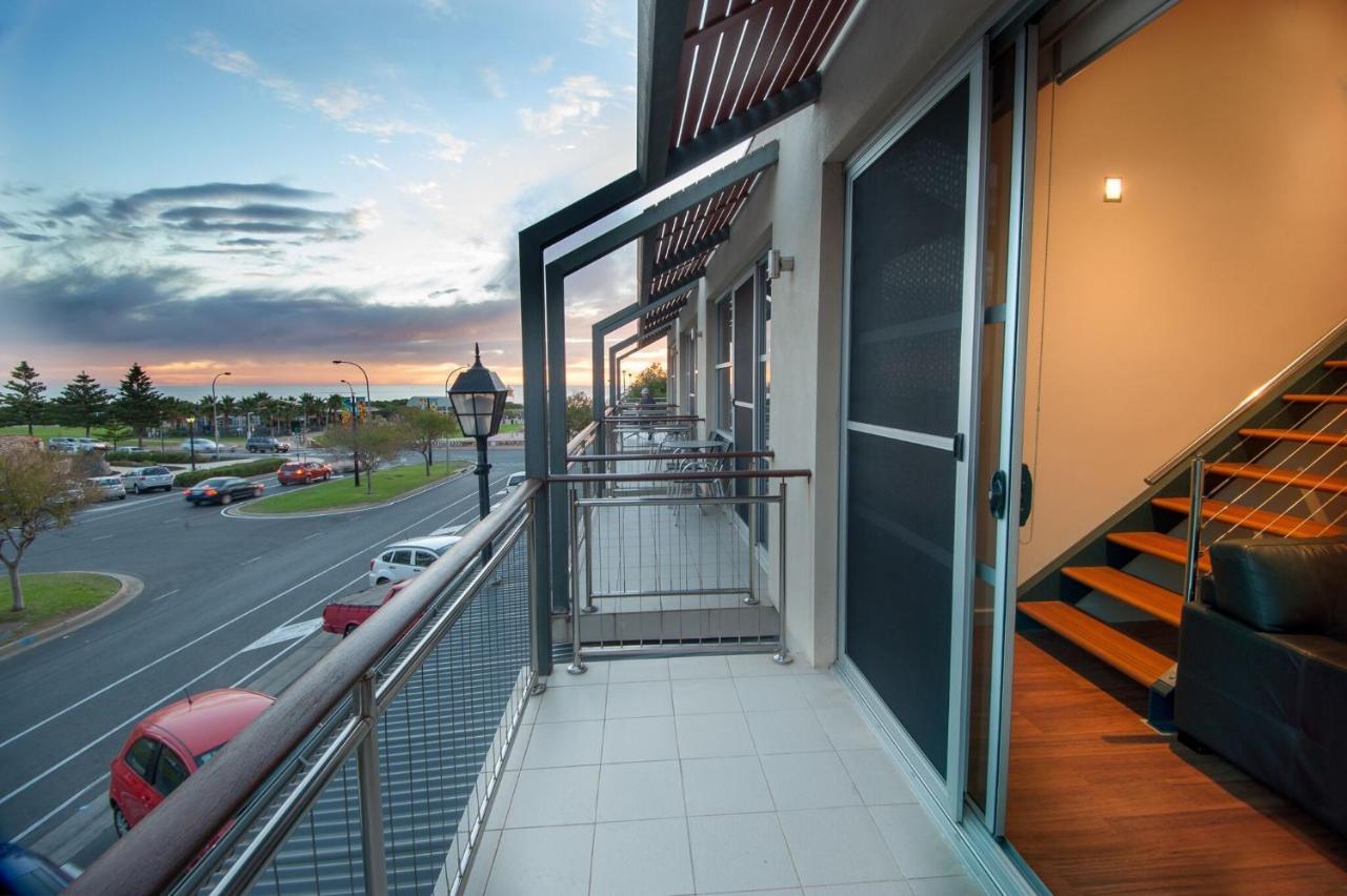 Apartment Semaphore Blue Adelaide