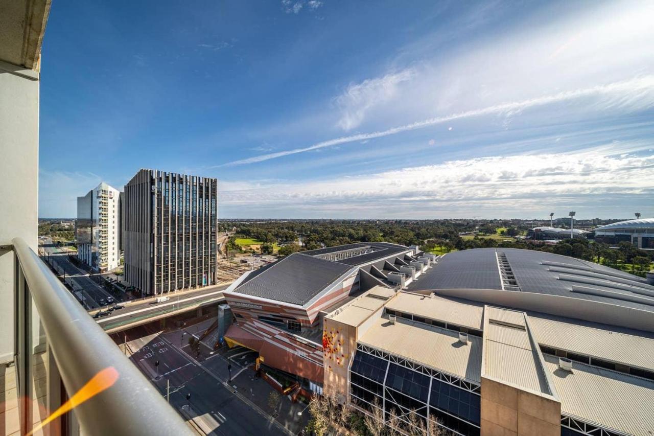 Oval View On North Tce-Gym - Pool - Fireworks Nye Apartment *