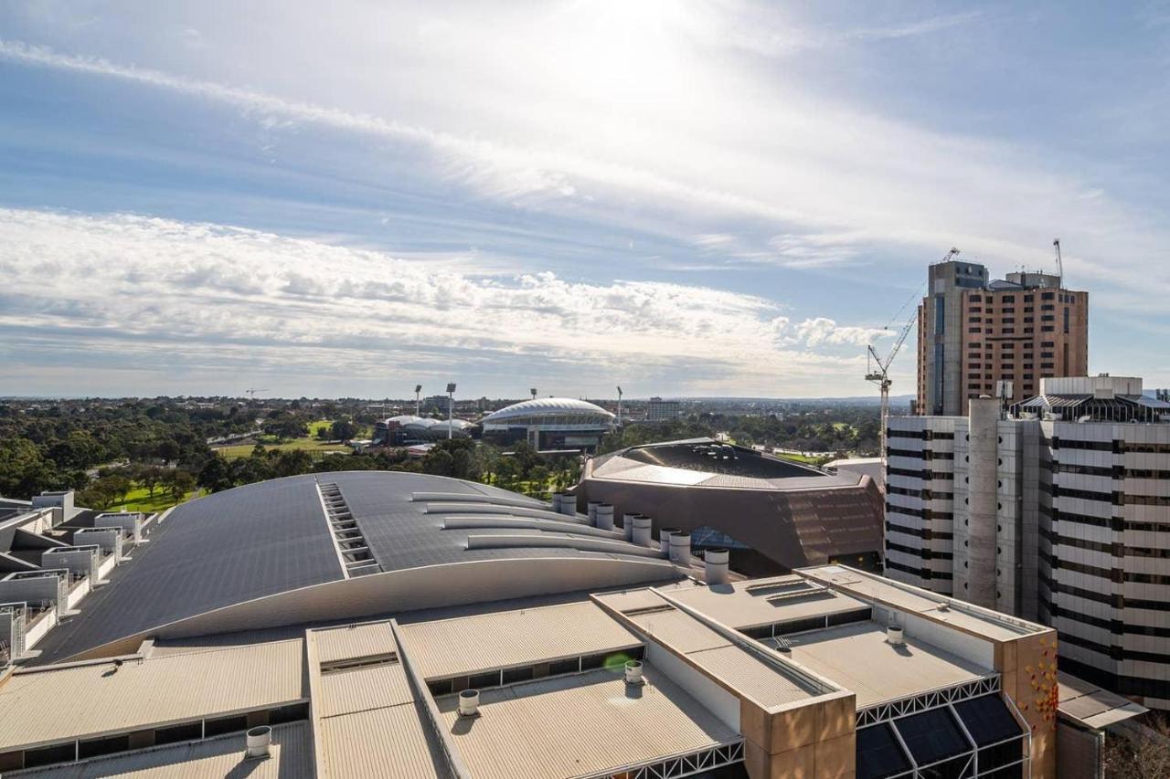 Oval View On North Tce-Gym - Pool - Fireworks Nye