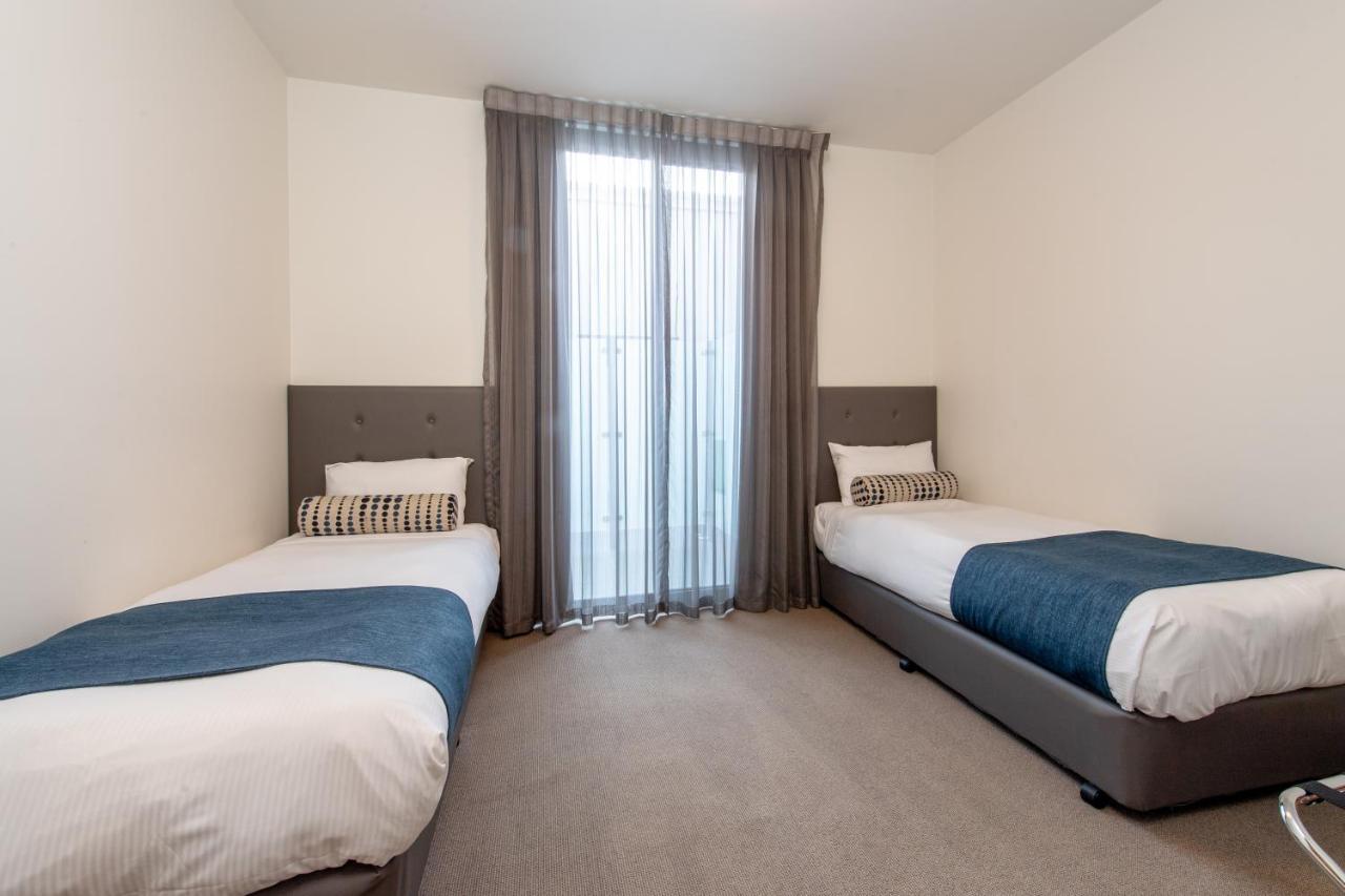 Mawson Lakes Hotel 4*
