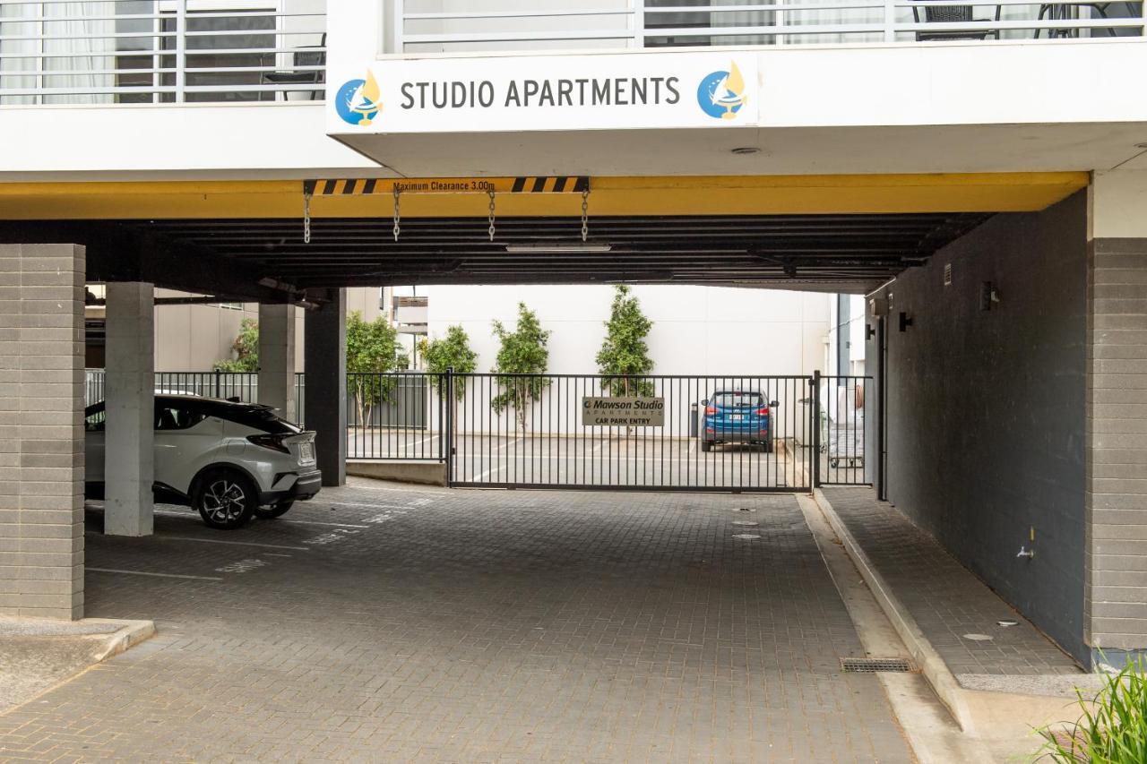 Mawson Lakes Hotel 4*