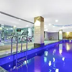 96 North Terrace Spa Apartment