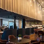 Oval Hotel At Adelaide Oval