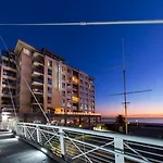 Oaks Glenelg Plaza Pier Suites