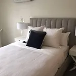 Modern Central China Town Home - Free Carpark