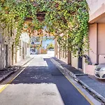Studio410 /247 Gouger St Ex Hotel Rm At City