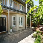 Petal And Bloom - 3Br Family Cbd