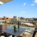 Cbd Modern 2Br Free Parking