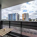 Walk To Central Market Parking Gym&Pool City View