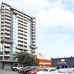 Luxury 2Br Serviced Apartment 1206 At The Rowlands