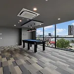 City Apartment View Pool Gym Free Park