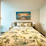 Beautiful 2Br Apt At Adelaide Cbd With Pool-Gym-Bbq