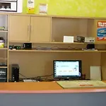Adelaide Motel & Backpackers
