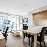 Hi 5 Stars Luxury Adelaide City Apartment