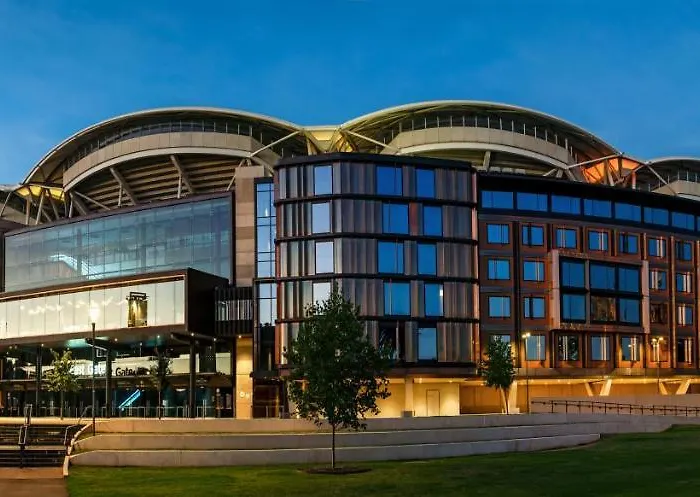 Oval Hotel At Adelaide Oval