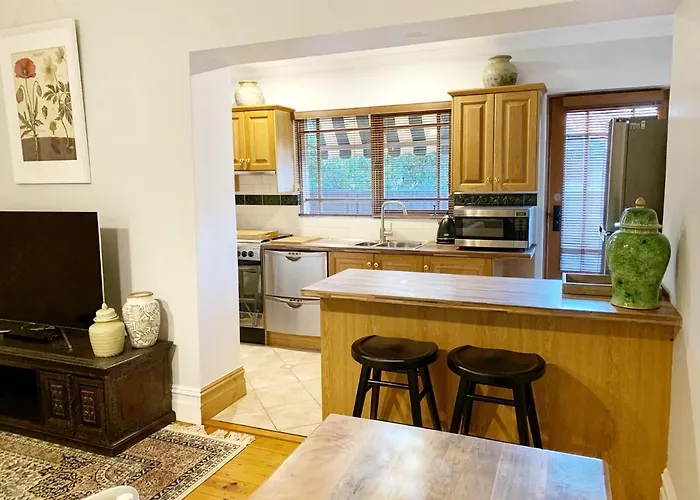 Hollidge House 5 Star Luxury Apartments