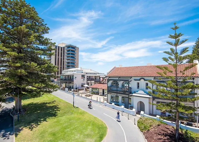 Seawall Apartments