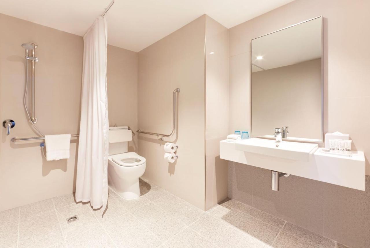 Hotel Express Centre By Ihg