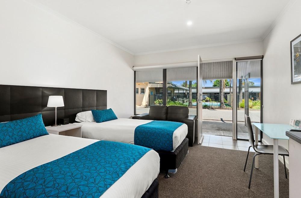 Comfort & Manhattan Adelaide