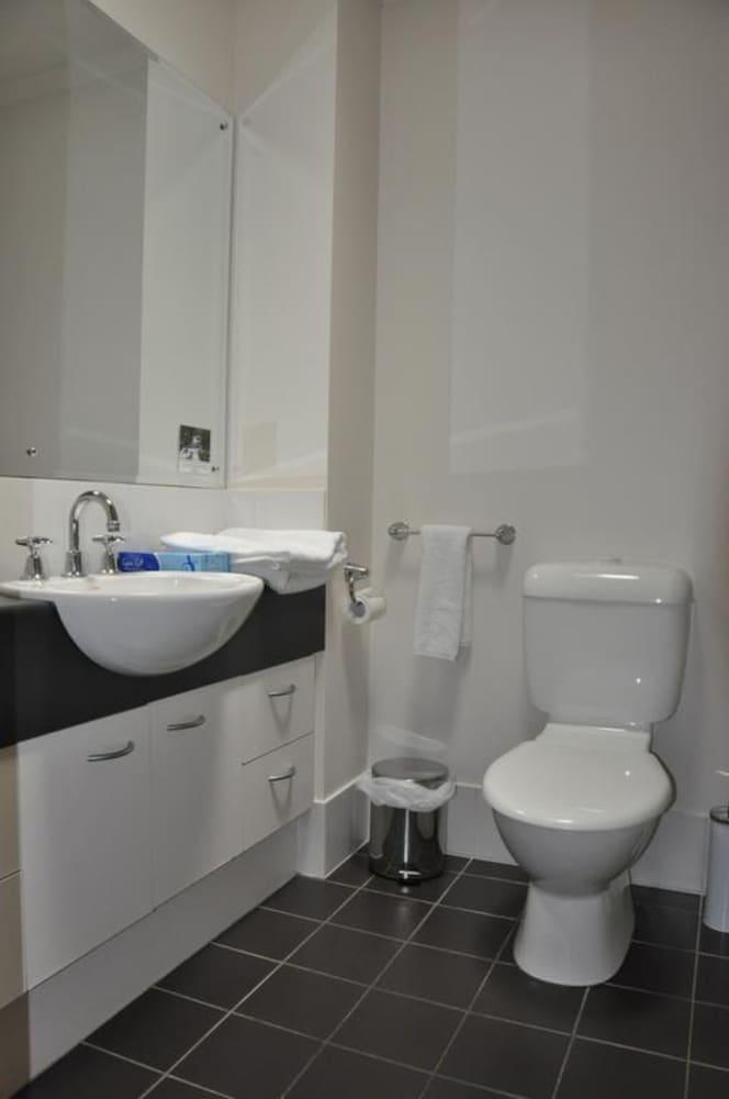 Rnr Serviced Apartment