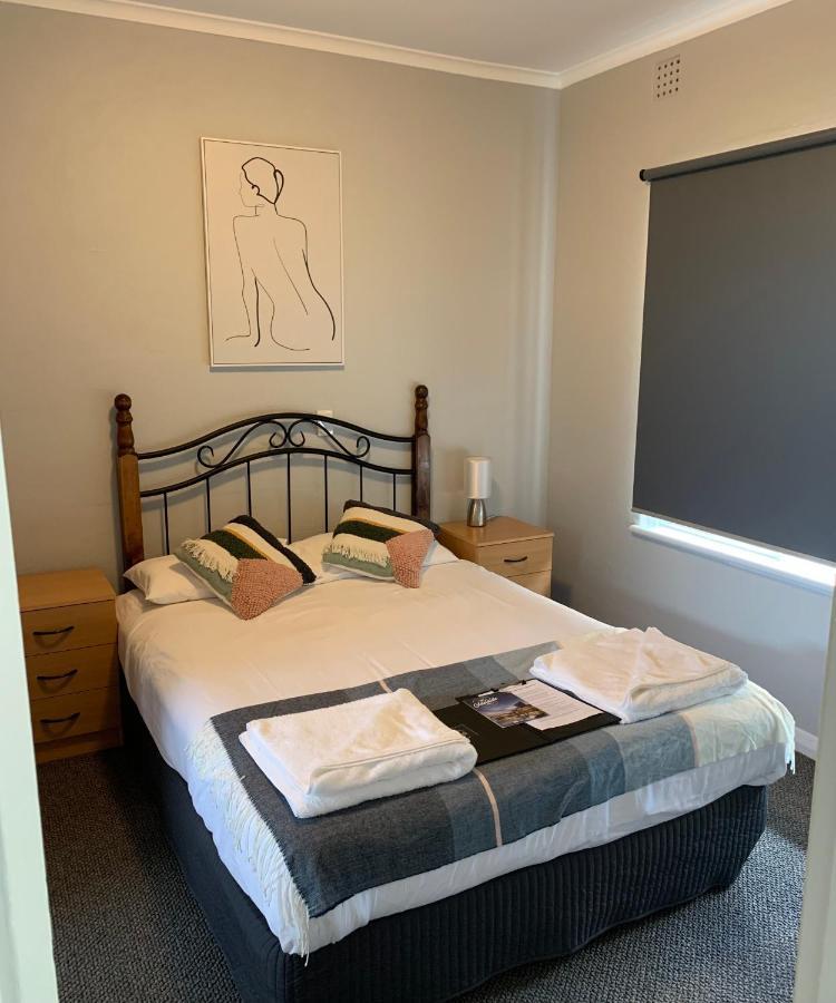 Aparthotel Hello And 3*