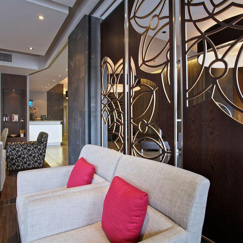 Mantra Hindmarsh Square Hotel 4*