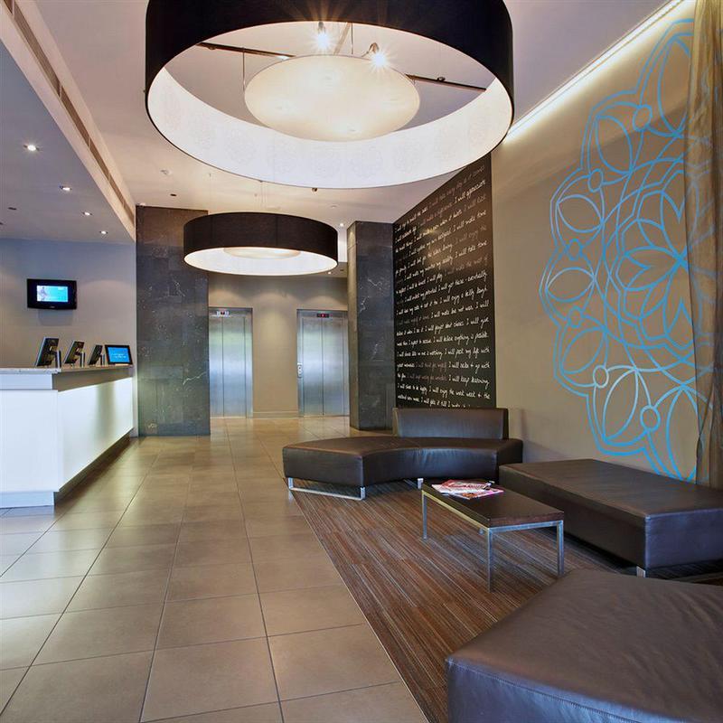 Mantra Hindmarsh Square 4* Adelaide