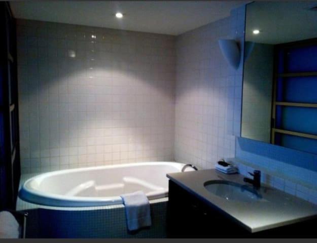 96 North Terrace Adelaide