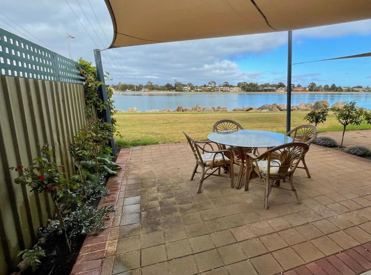 West Lakes Townhouse * Adelaide