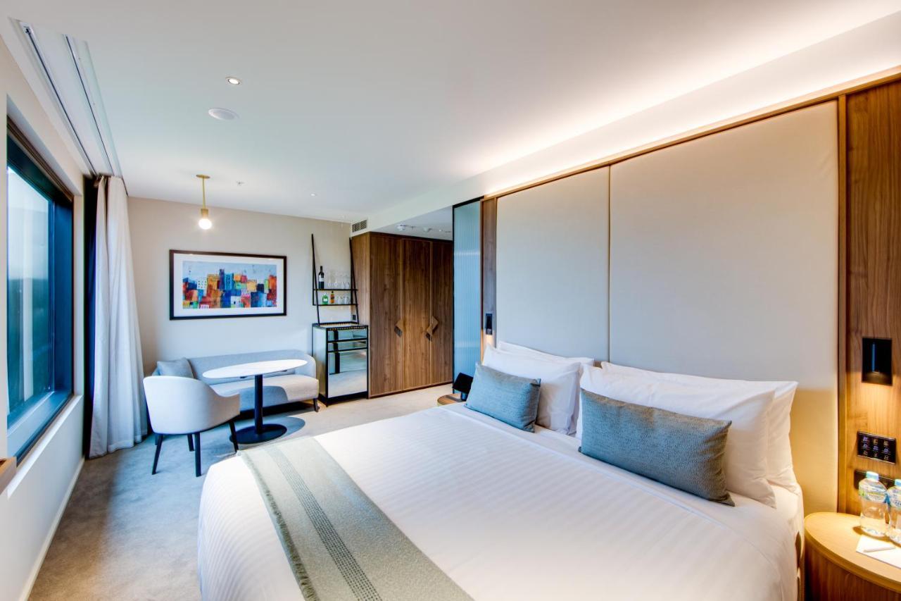 Hotel Oval At Oval