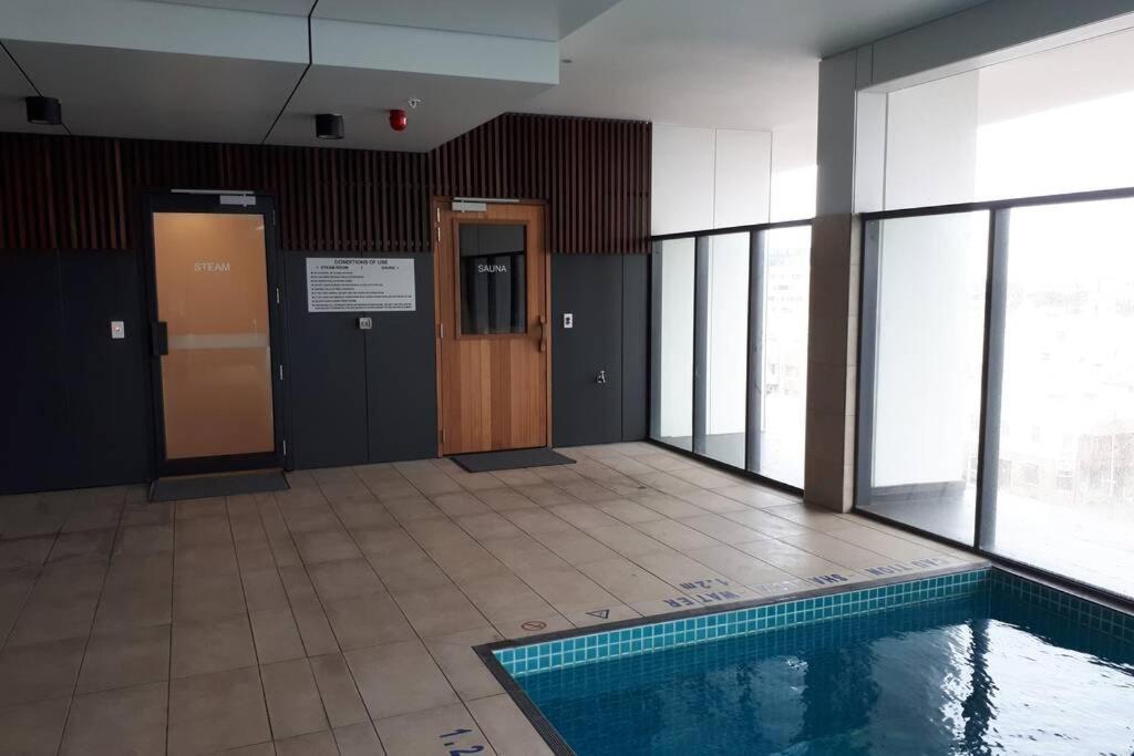 Enjoy A Little Luxury In Cbd - Perfect! Apartamento