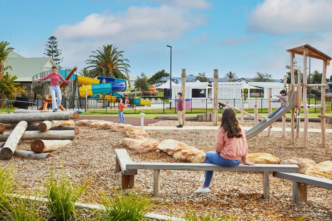Holiday park The Retreat West Parks 4*