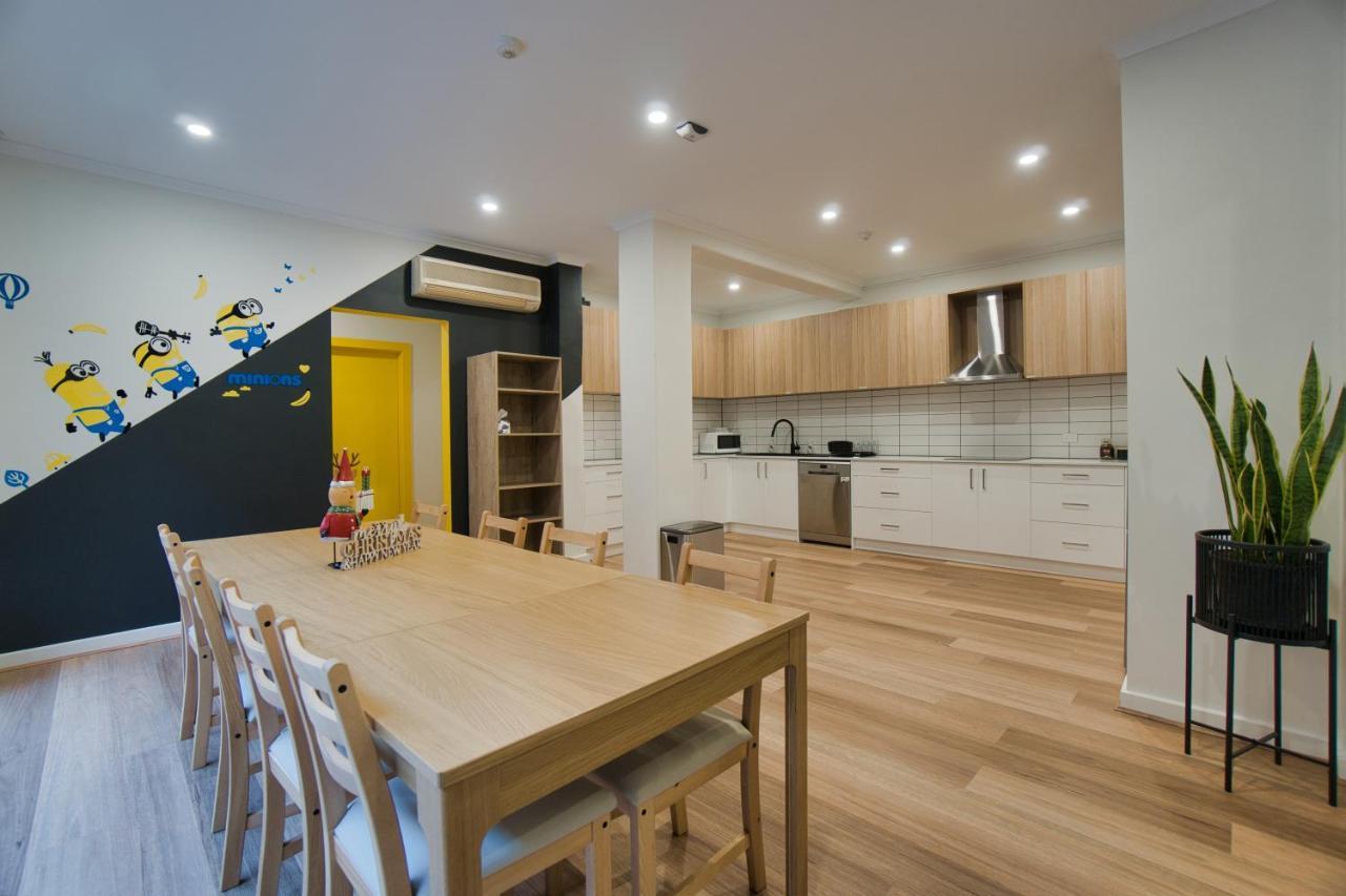Hotel Dreamy - Private With Shared Bathrooms 3*