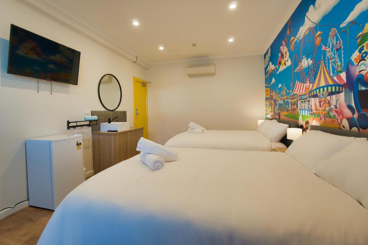 Hotel Dreamy - Private With Shared Bathrooms