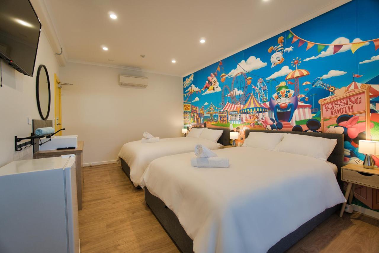Dreamy - Private With Shared Bathrooms Hotel