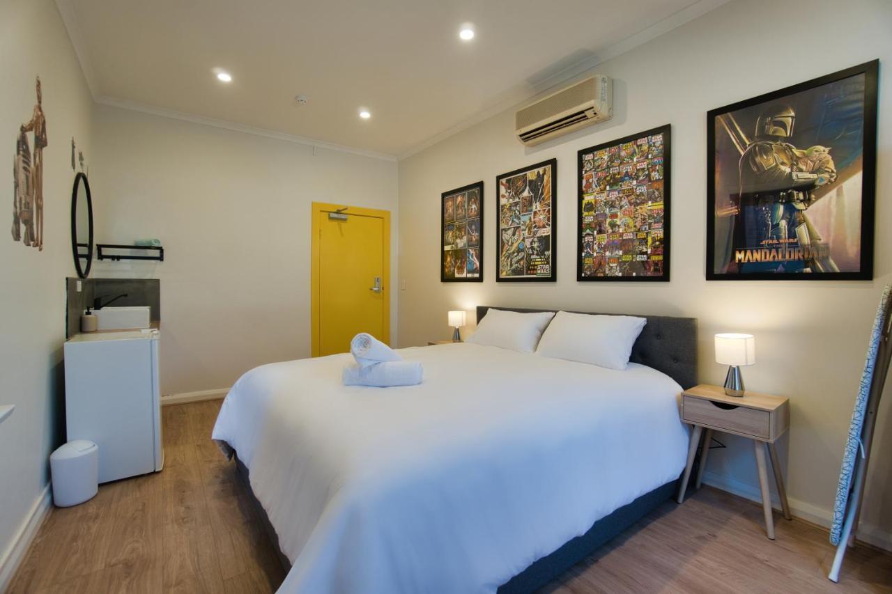 Hotel Dreamy - Private With Shared Bathrooms 3*