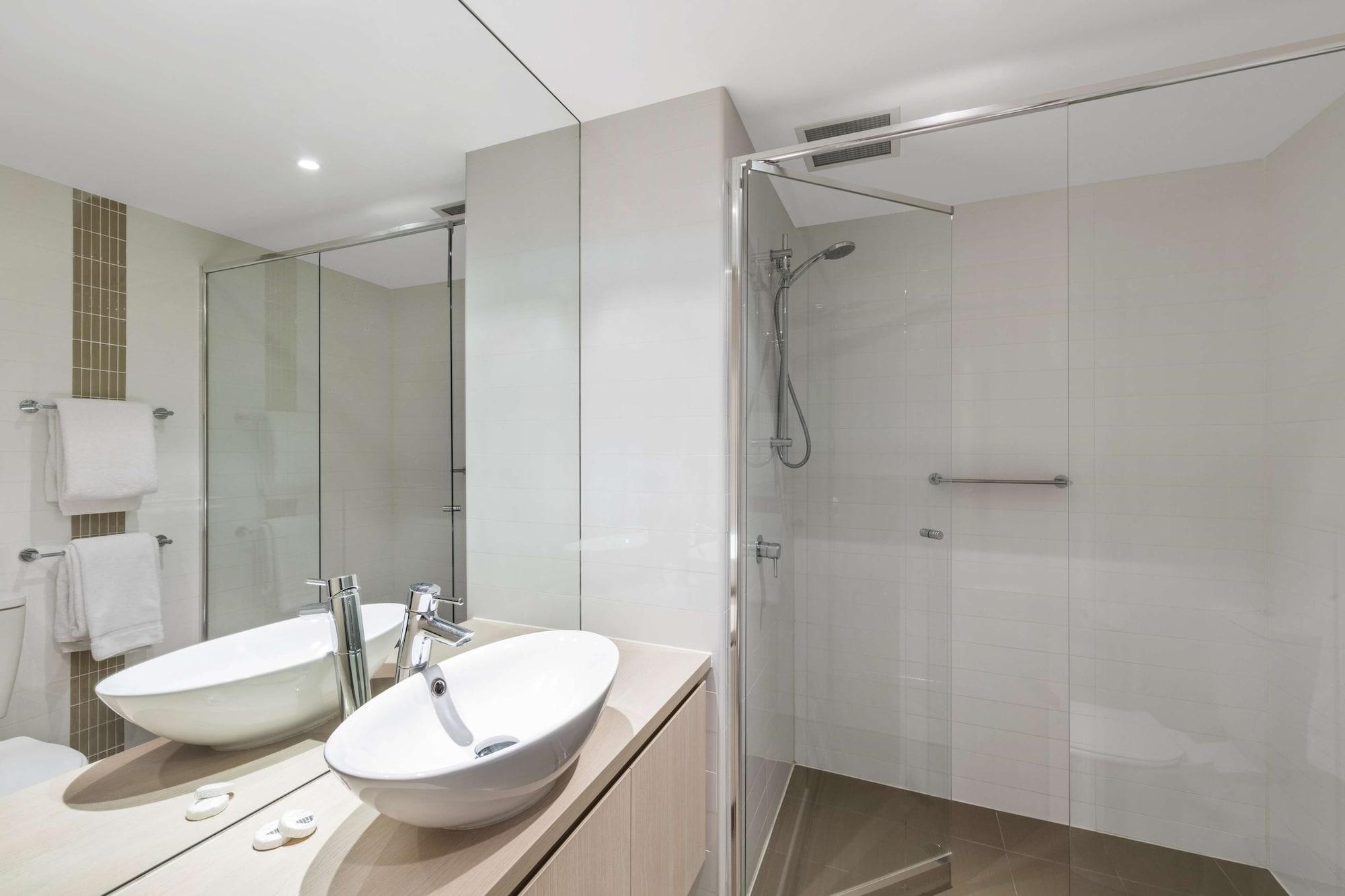 Istay Precinct 4*