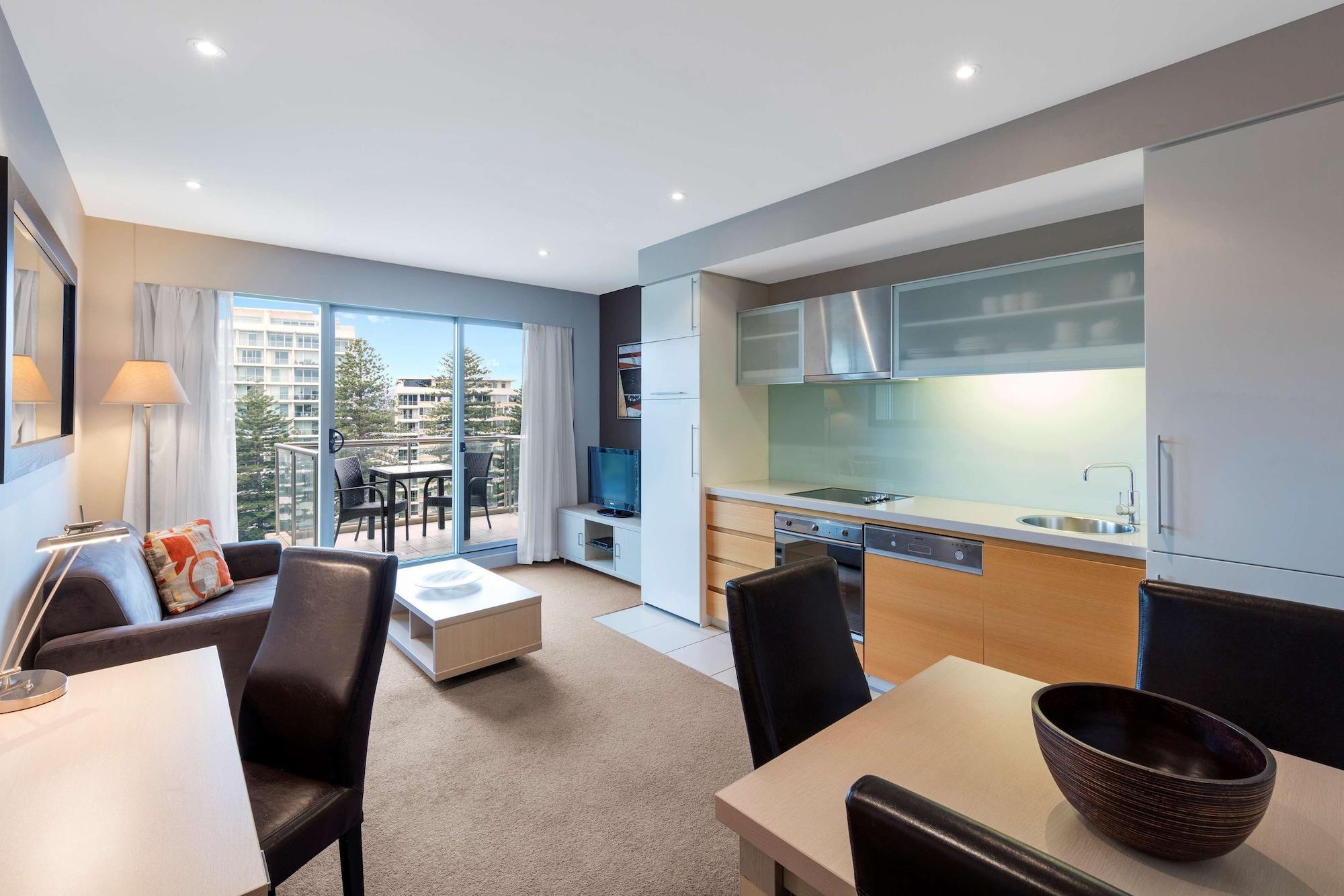 Aparthotel Oaks Glenelg Plaza Pier 4*
