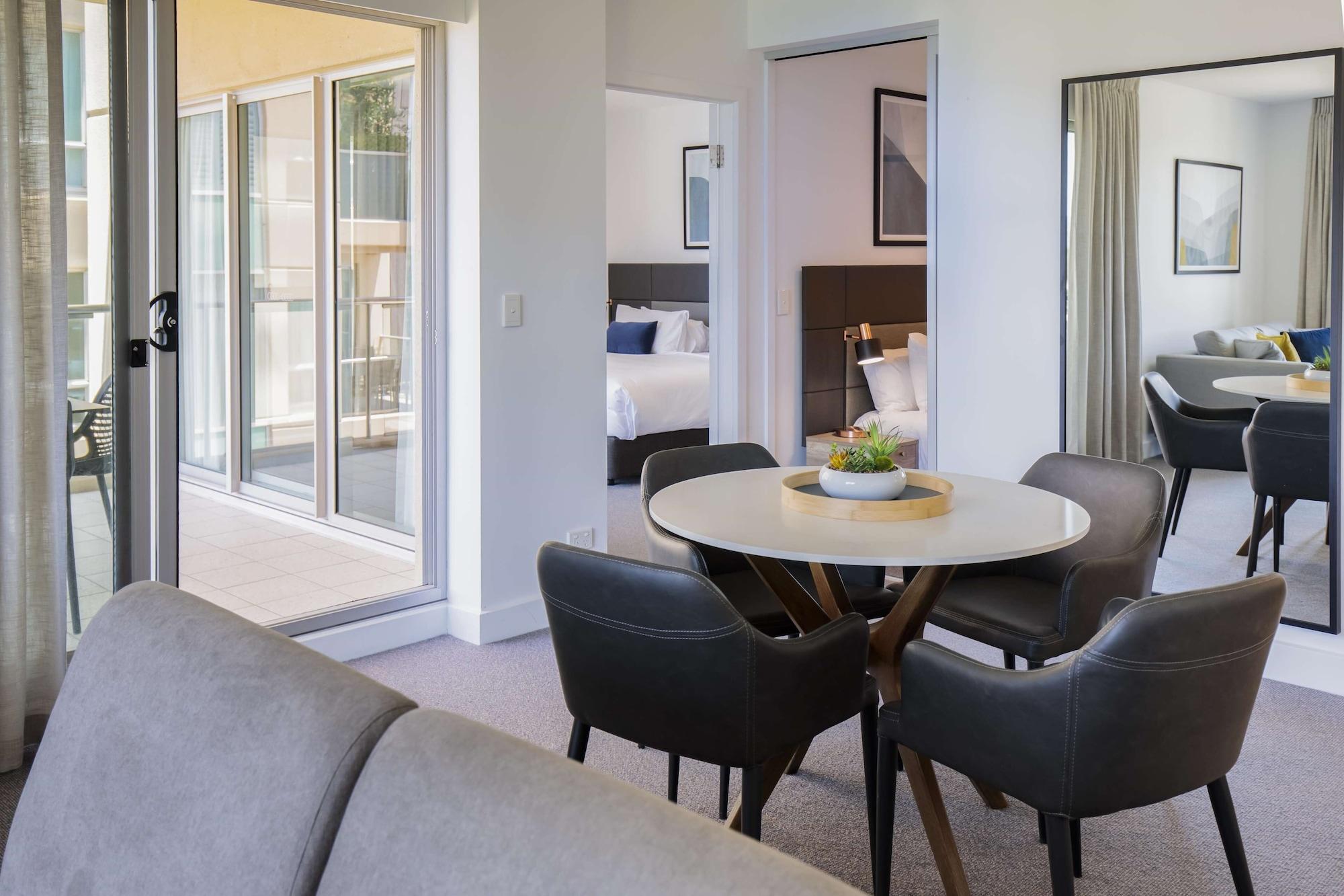 Oaks Glenelg Plaza Pier Aparthotel 4*