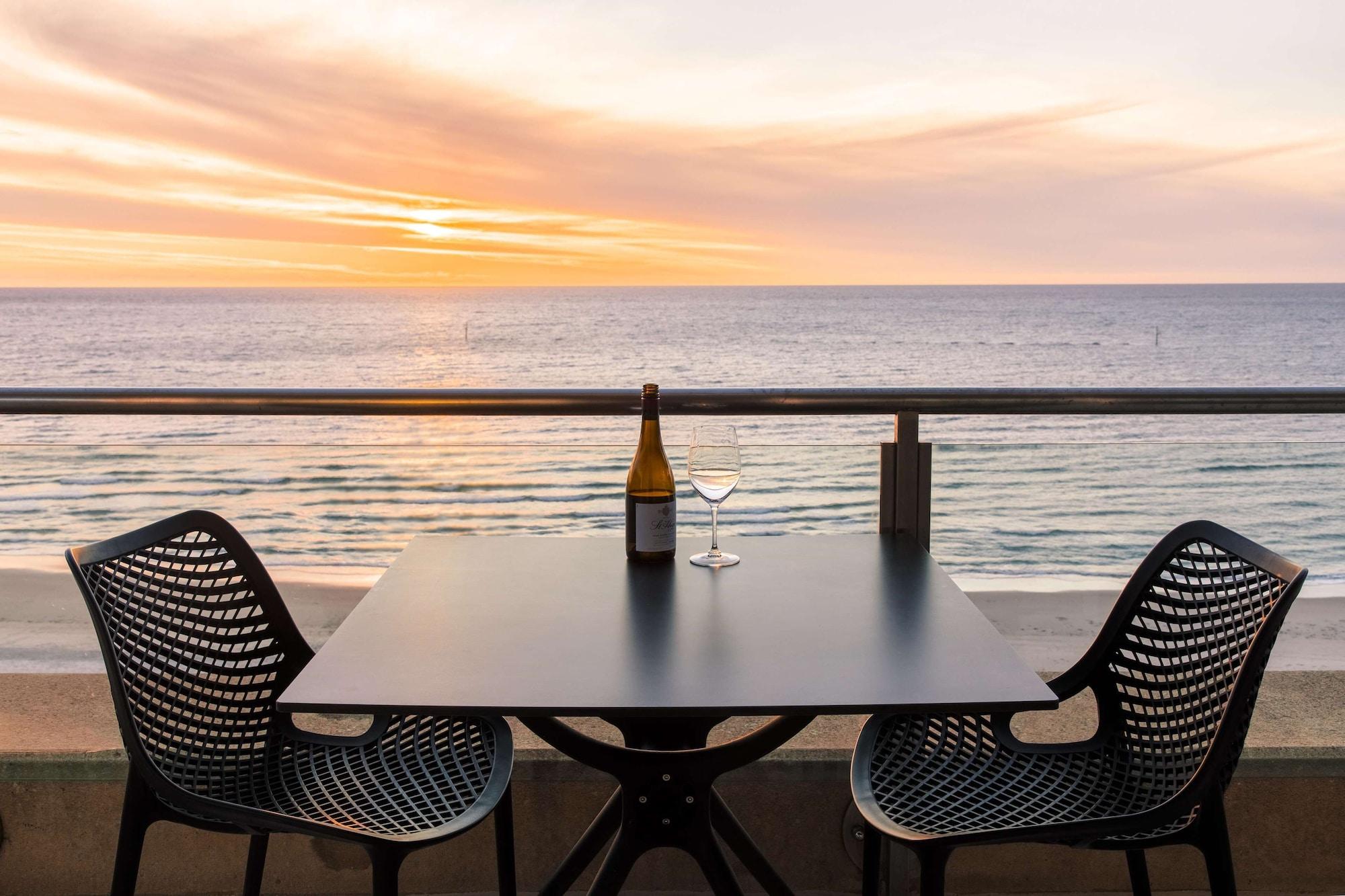 Aparthotel Oaks Glenelg Plaza Pier 4*