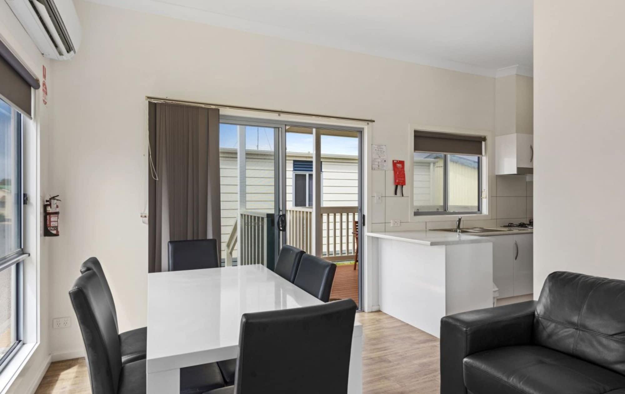 Discovery Parks - Beachfront Hotel Adelaide