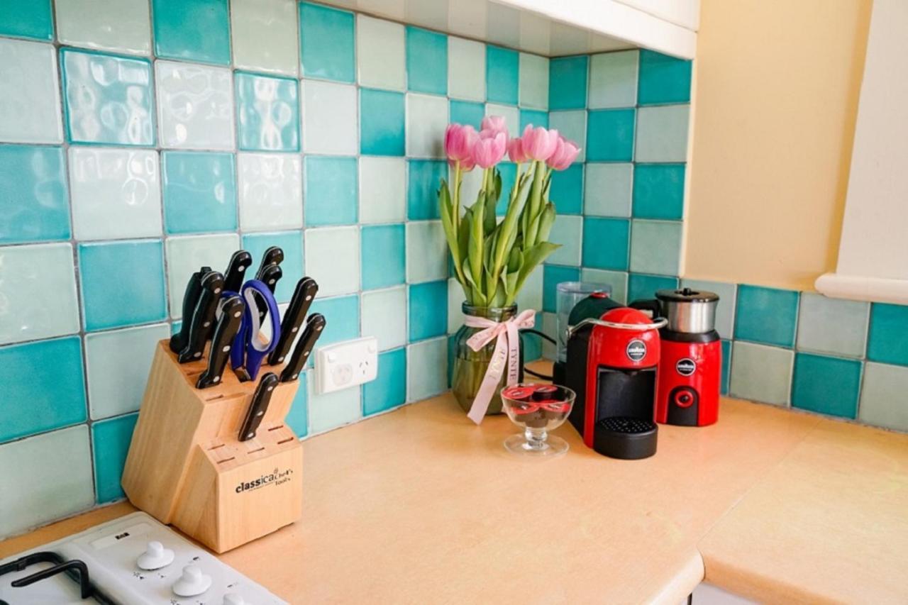 Style - To - Free Wifi - Free 3 Car Parking - Great Location Holiday home