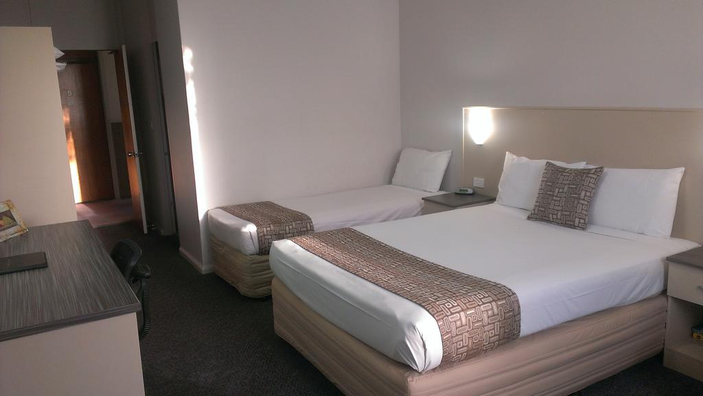 Lindy Motel 3*