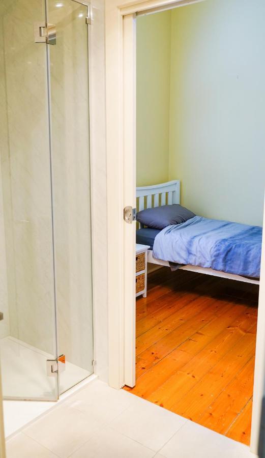 Style - To - Free Wifi - Free 3 Car Parking - Great Location Holiday home Adelaide