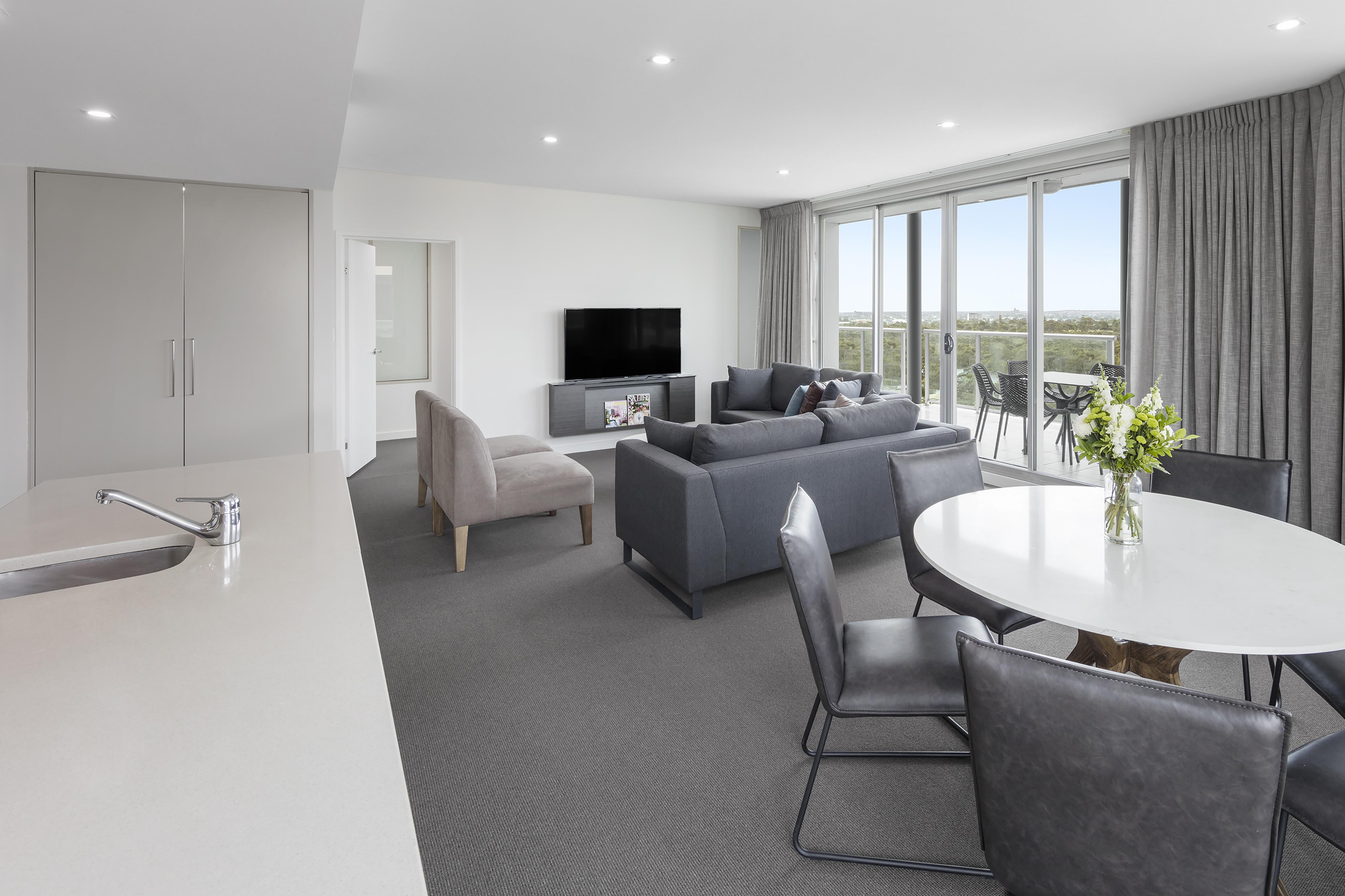 Oaks Embassy 4* Adelaide