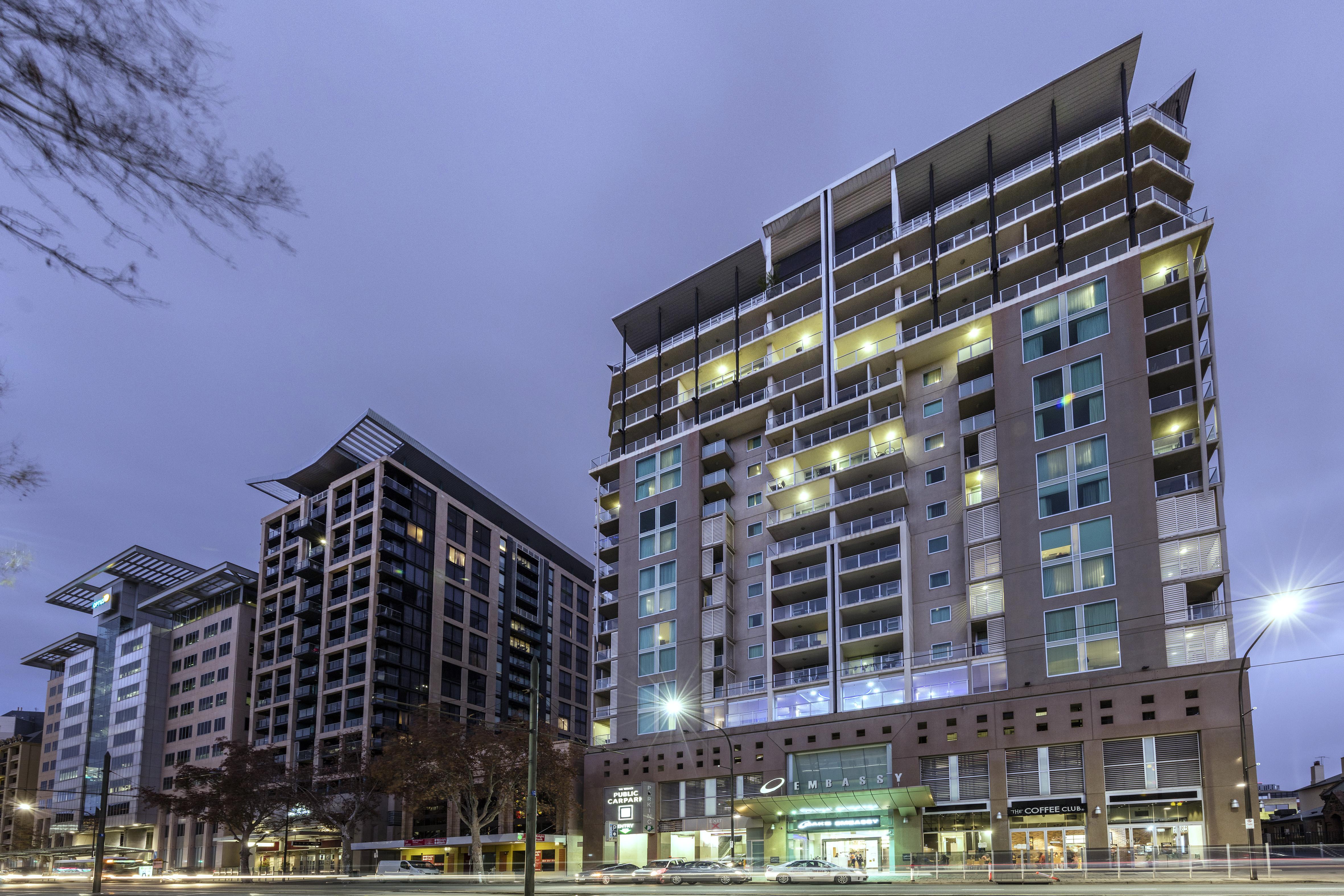 Oaks Embassy Aparthotel Adelaide