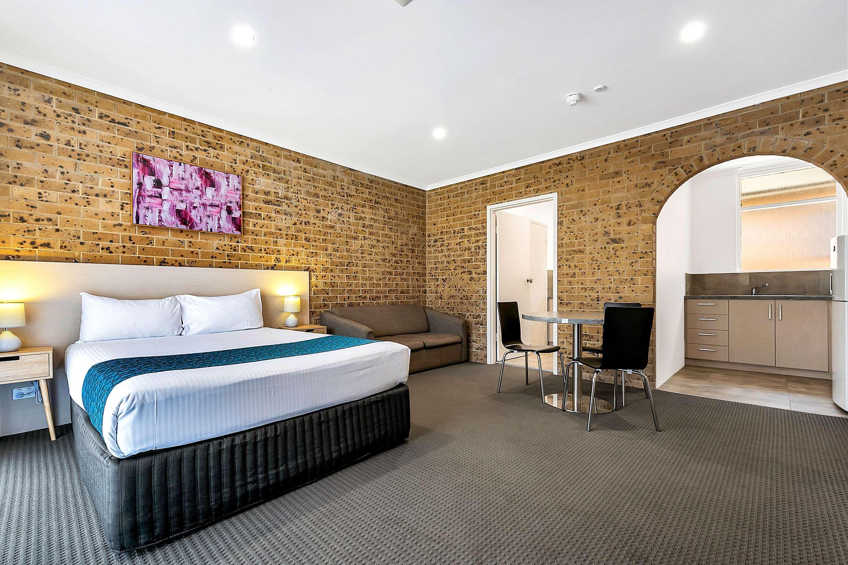 Comfort & Manhattan 3* Adelaide